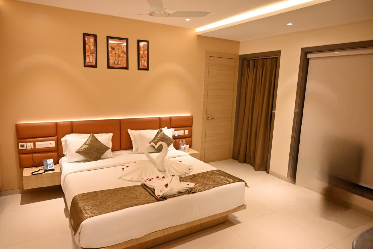 Hotel Kanak Palace New Delhi Bagian luar foto