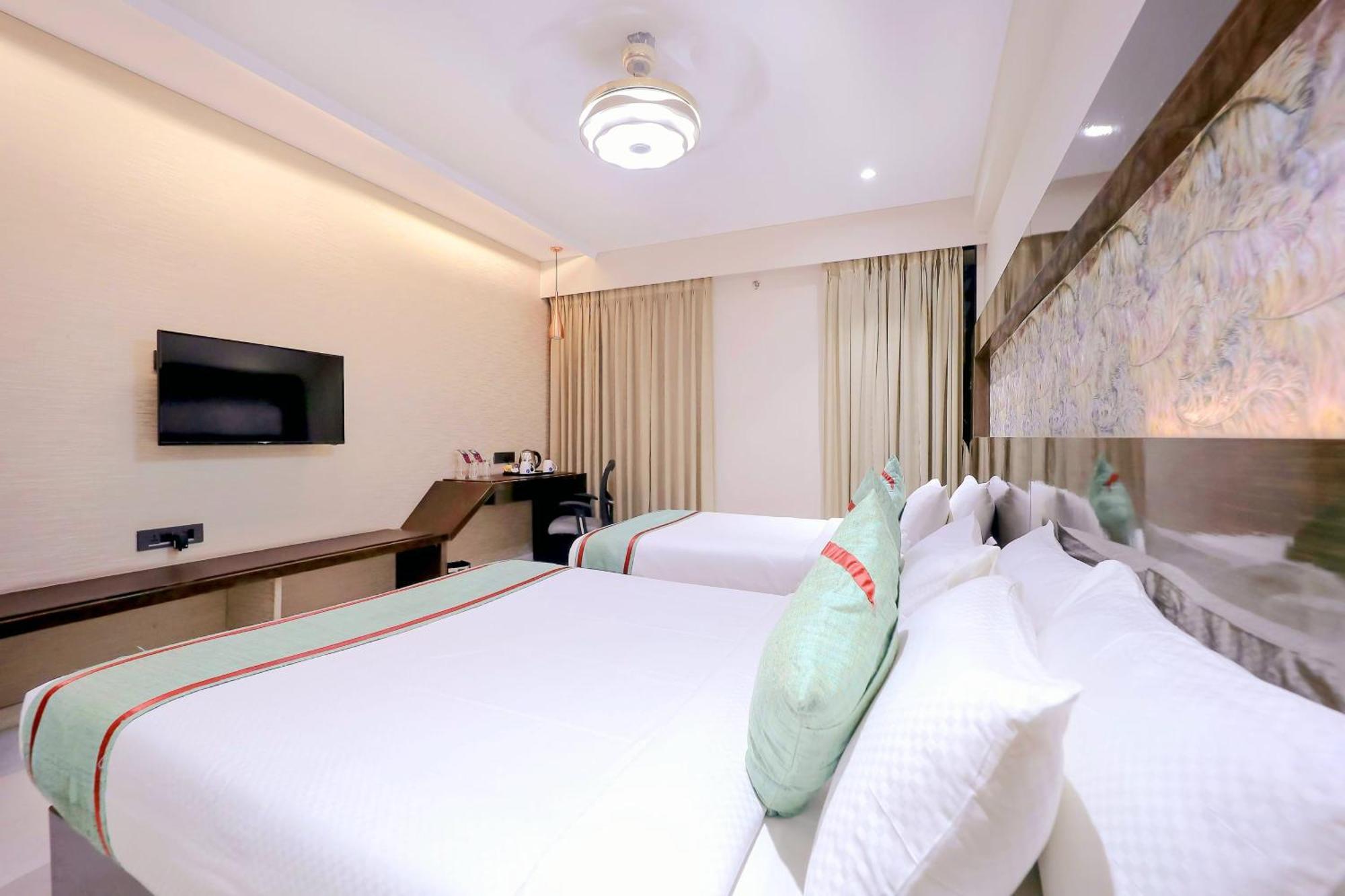 Hotel Kanak Palace New Delhi Bagian luar foto